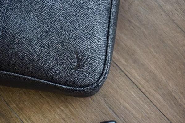 Louis Vuitton Porte-Documents Voyage PM Taiga Leather M34418 - Image 5